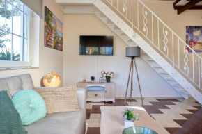 Sweet Cottage In The City